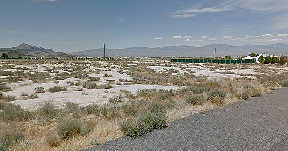 2nd image of 4401 Placer Ln
