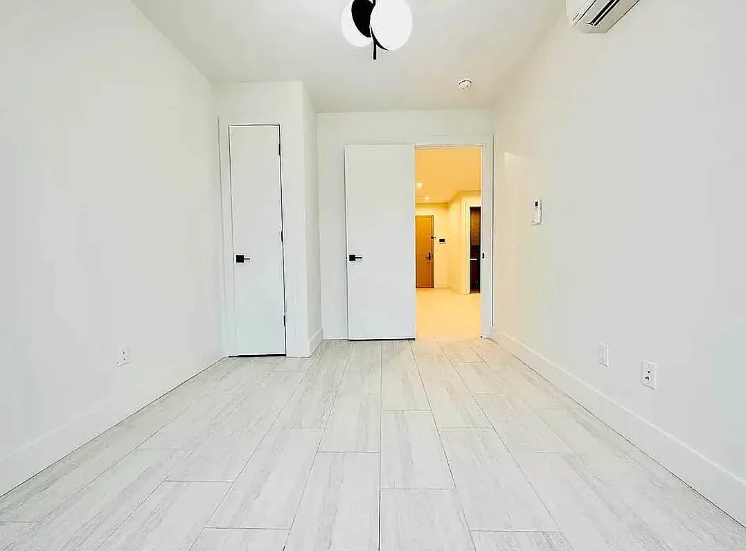 1556 New York Avenue — Photo 3