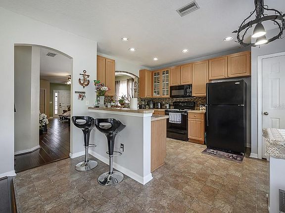 5th image of 705 Cristelle Jean Dr
