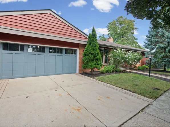 9400 Kilbourn Ave, Skokie, IL 60076