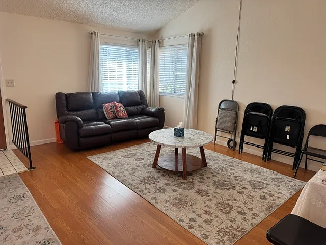 4 bed, 1600 sqft, $4,895 — Photo 3