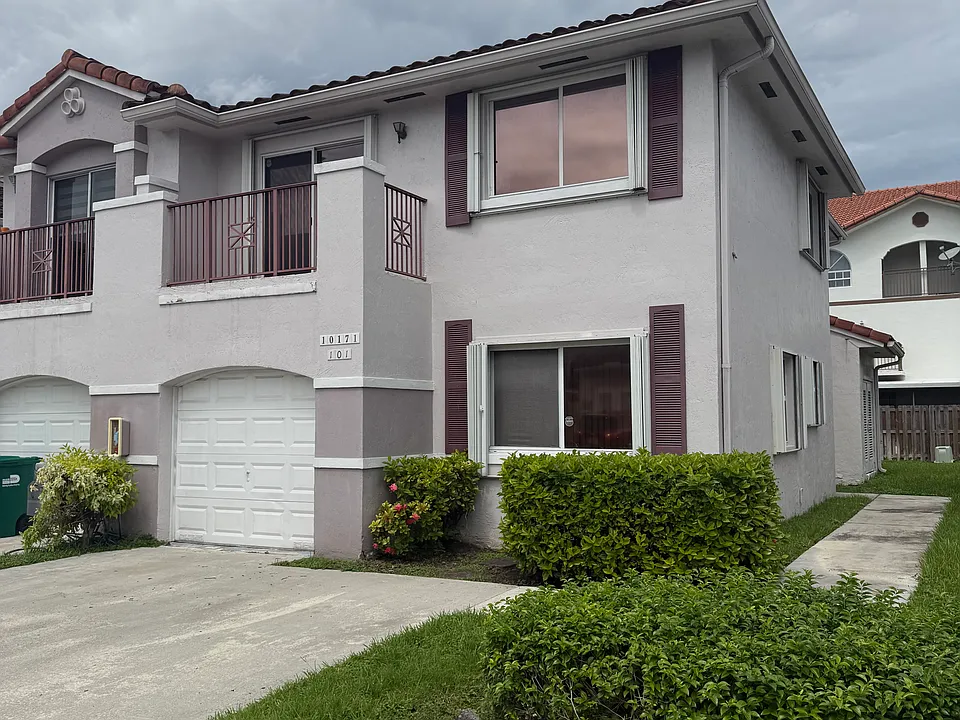 10171 SW 154th Circle Ct