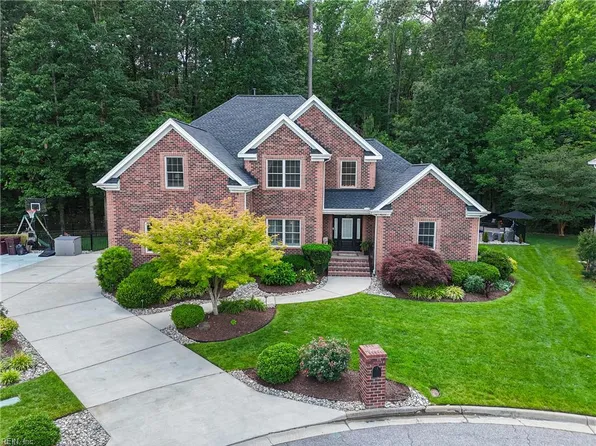 409 Torre Pine Ct, Chesapeake, VA 23322