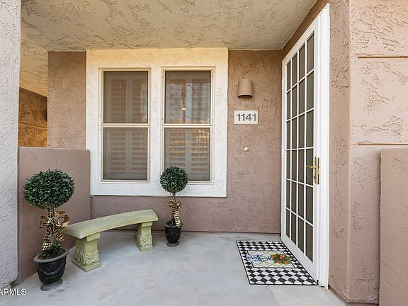 5th image of 15221 N CLUBGATE Drive #1141