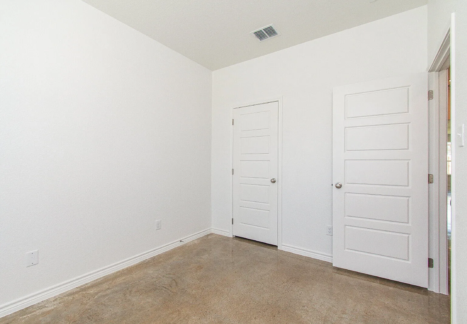 3 bed, 2.0 bath, 1450 sqft, $1,450 — Photo 3