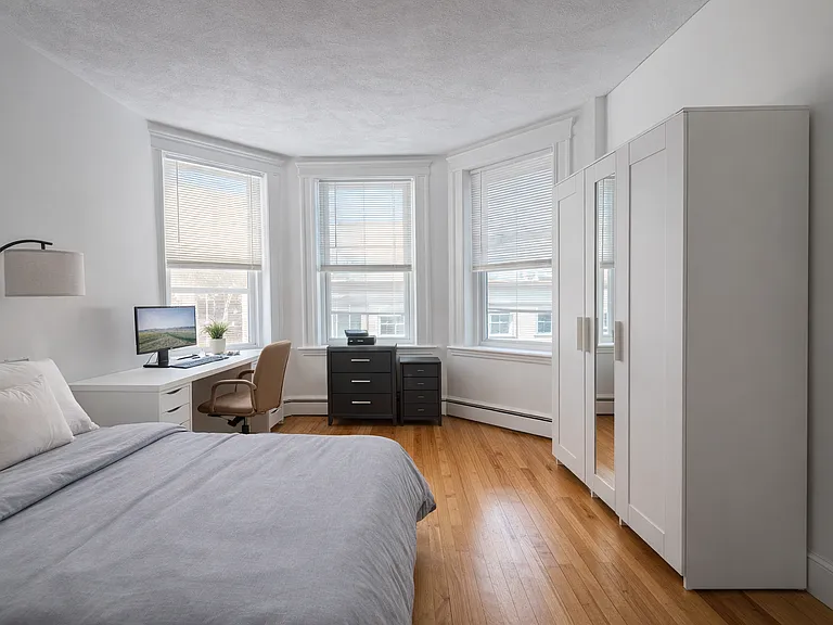 210 Chestnut Hill Ave #6 — Photo 4