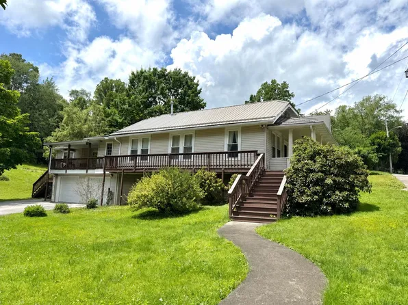 111 Daniels St, Fayetteville, WV 25840