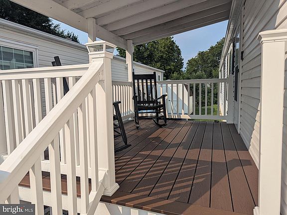 4th image of 38 Rosewood Ln