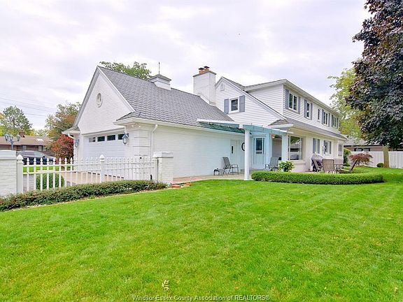 2nd image of 11 Oakwoods Dr