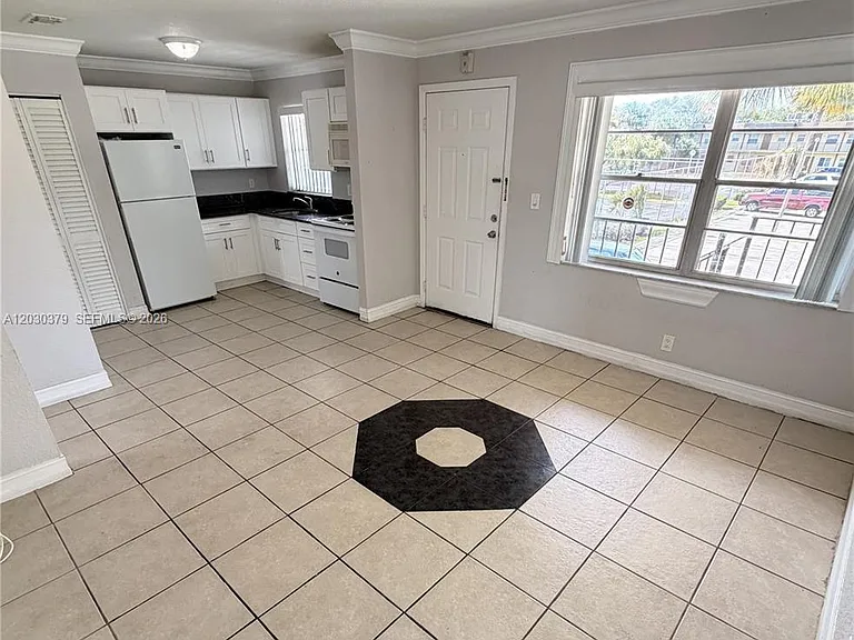 412 Lakeside Dr #223 — Photo 5