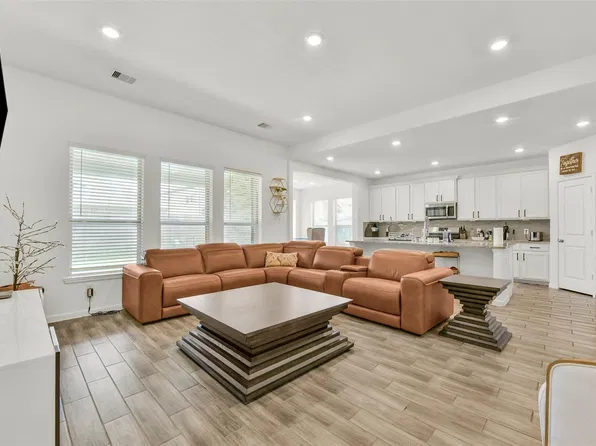 506 Campbell Dr, League City, TX 77573