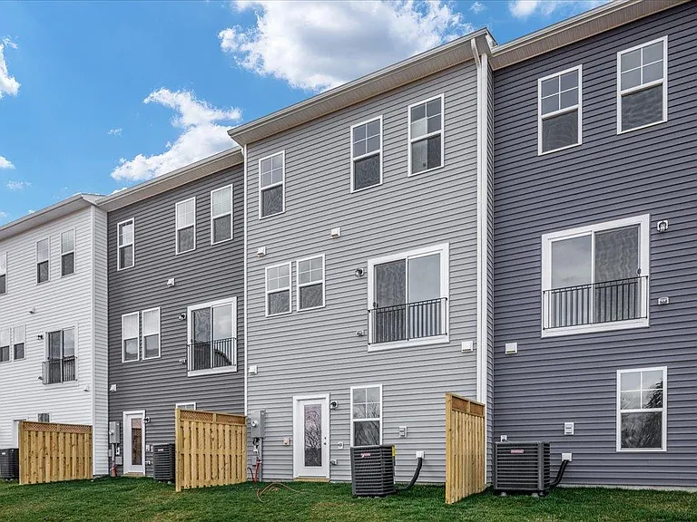 123 Choke Cherry Ct — Photo 29
