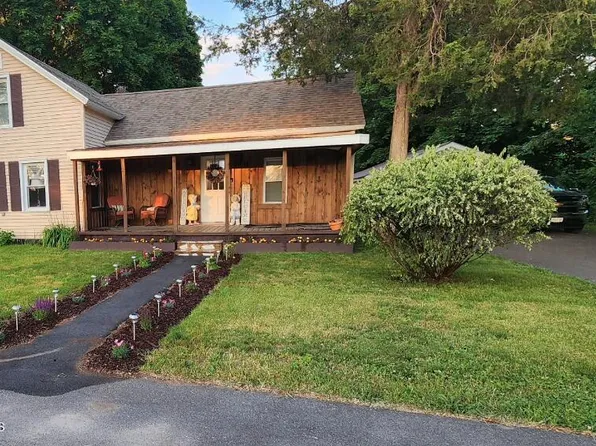 46 Quarry Crossing Street, Hudson Falls, NY 12839