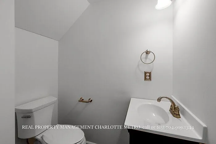9451 Kings Falls Dr — Photo 14