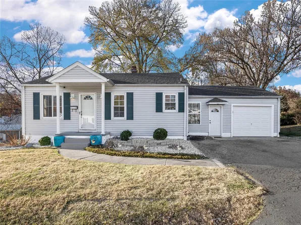 133 March Dr, Collinsville, IL 62234