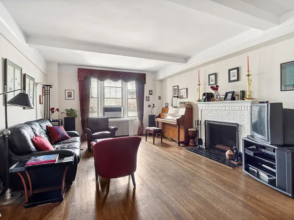 45 Christopher St APT 5A, New York, NY 10014