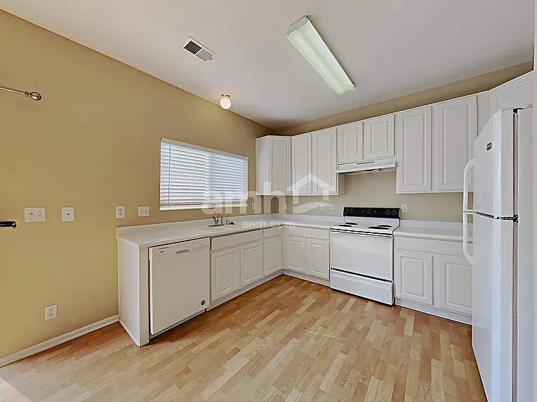 9595 Canberra Dr — Photo 3
