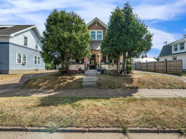 338 6th St, Cloquet, MN 55720