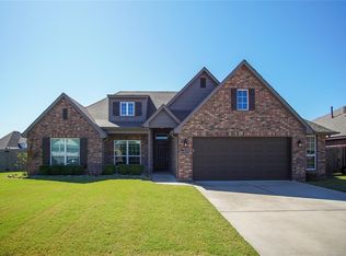 26540 Foxen Dr, Claremore, OK 74019