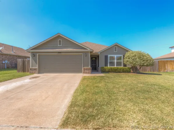 3841 W 105th Pl S, Jenks, OK 74037