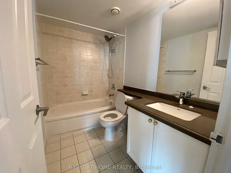 18 Parkview Ave #603 — Photo 15