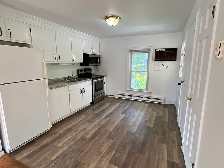 8 N Front St — Photo 10