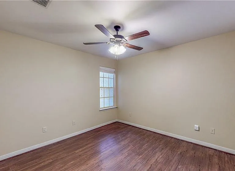 701C Balcones Dr #33 — Photo 7