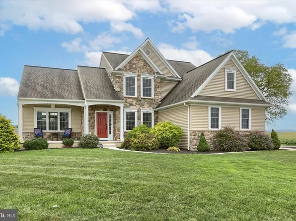 658 Melissa Ln, Mount Joy, PA 17552