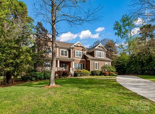 18507 Square Sail Rd, Cornelius, NC 28031