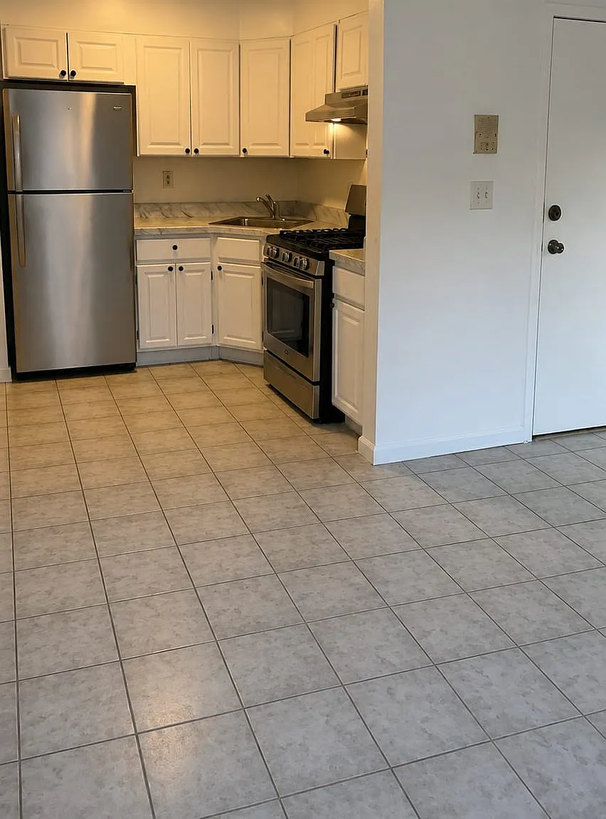 Clover Pl, Ridgewood — Photo 1