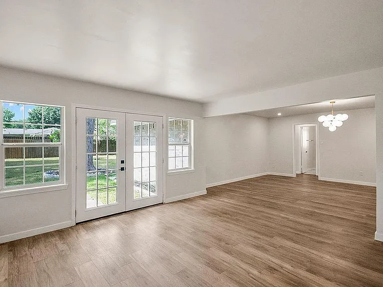 5514 Chantilly Ln — Photo 4