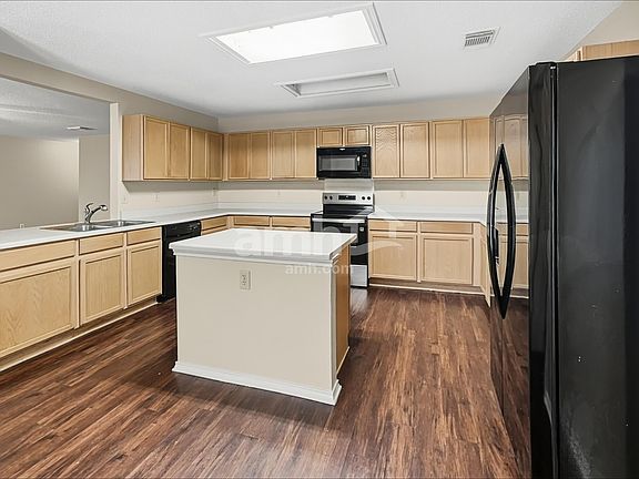 3rd image of 2231 Creekside Bnd