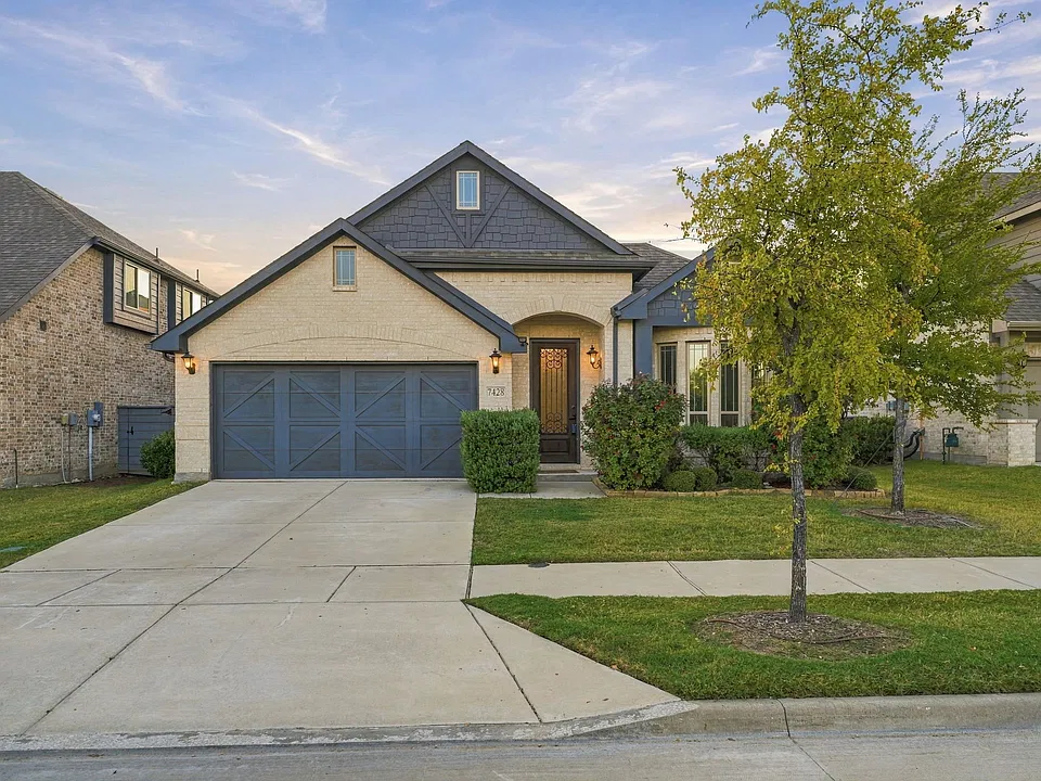 7428 Wispy Willow Ln