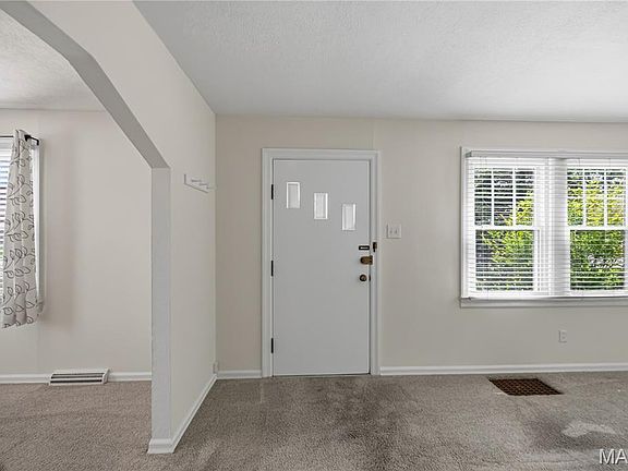 3rd image of 617 Lindenwood Ave