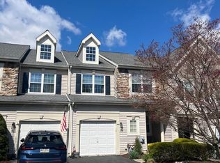 304 Julian Dr E, Warminster, PA