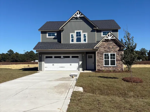 1522 Eastbay Dr, Fayetteville, NC 28312