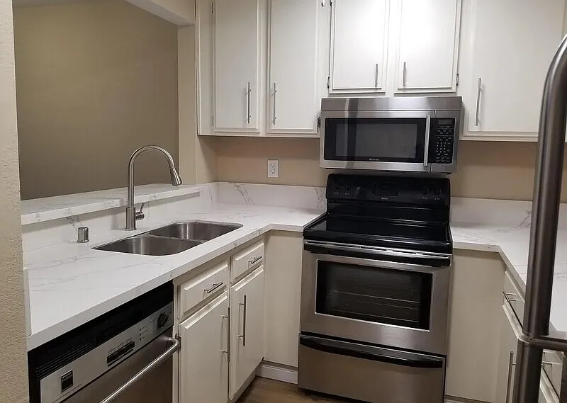 2 bed, 2.0 bath, 842 sqft, $1,990 — Photo 3