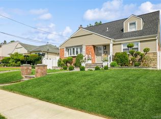 48 Margaret Dr, Valley Stream, NY 11580