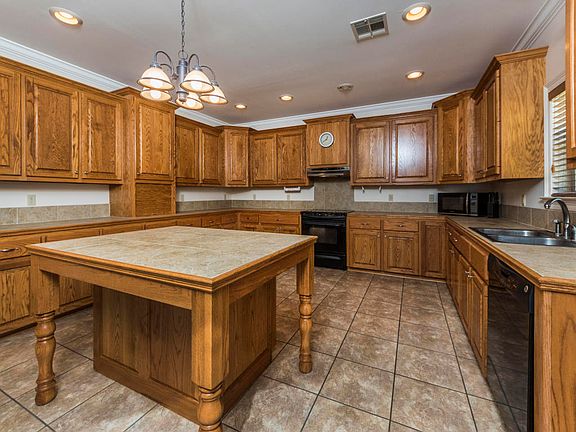 4th image of 134 Fountainbleau Dr