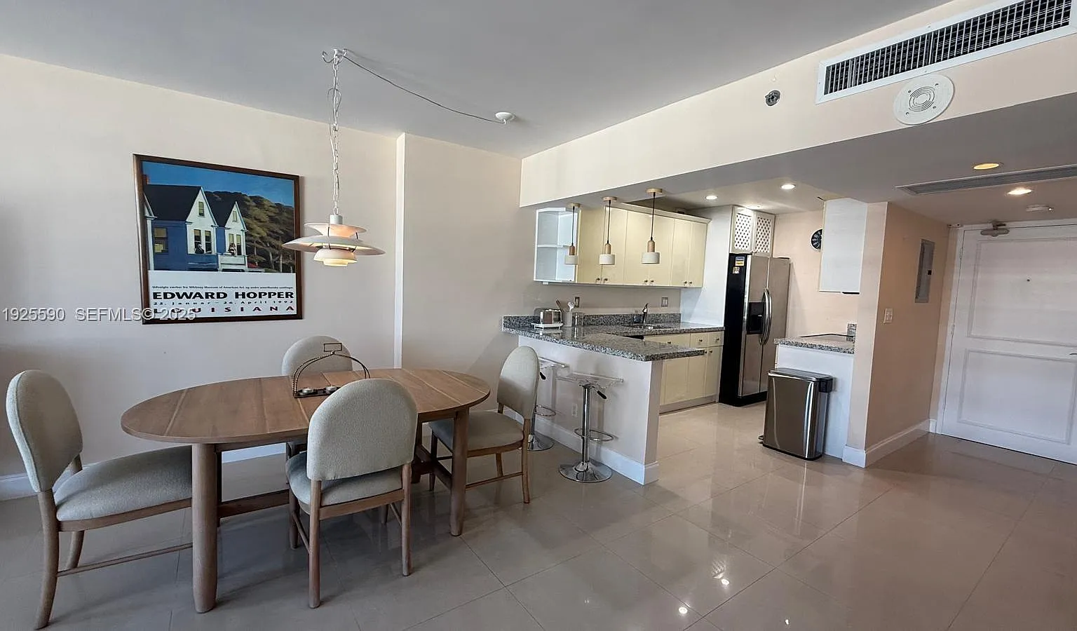 The Decoplage Condo — Photo 2
