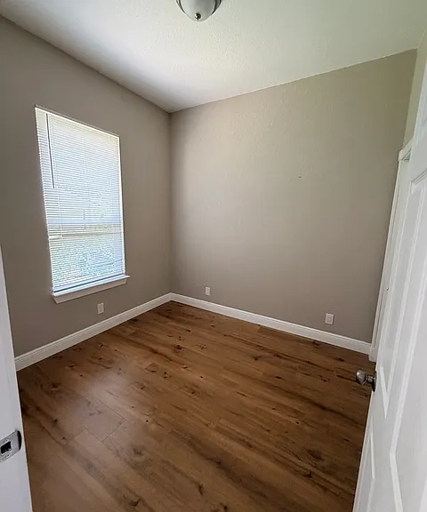 435 Dunning Ave — Photo 7