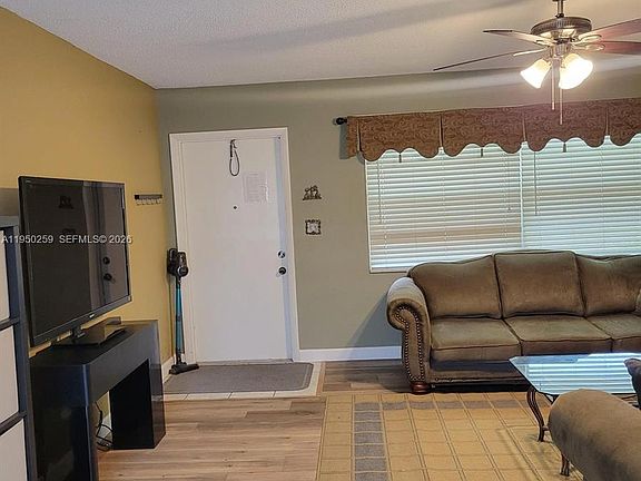 2nd image of 2031 Dewey St APT 302