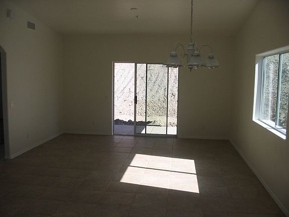 2nd image of 2511 Fremont Dr