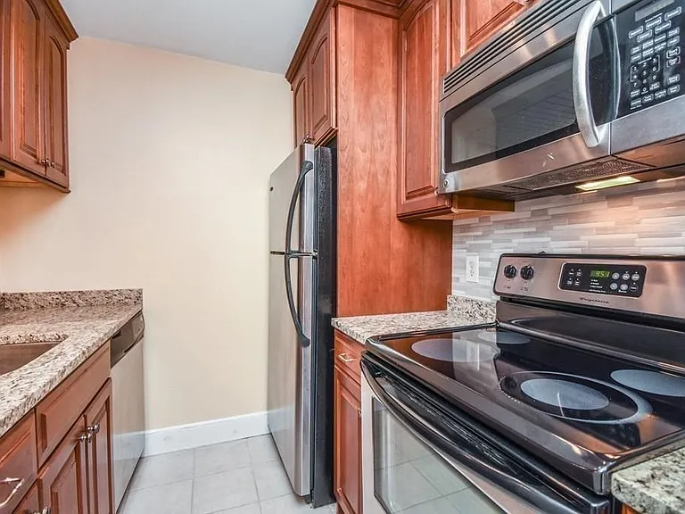 275 Beacon St #3B — Photo 11
