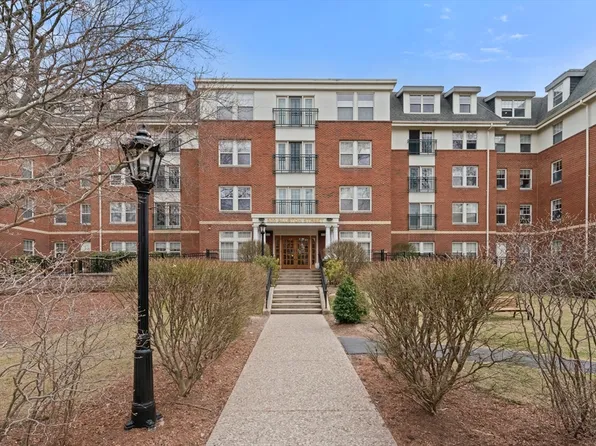 300 Allston St APT 110, Brighton, MA 02135