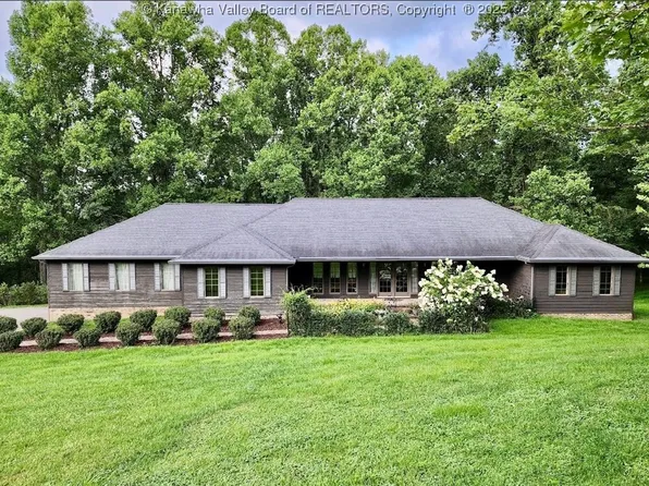 36 Thoroughbred Rd, Scott Depot, WV 25560