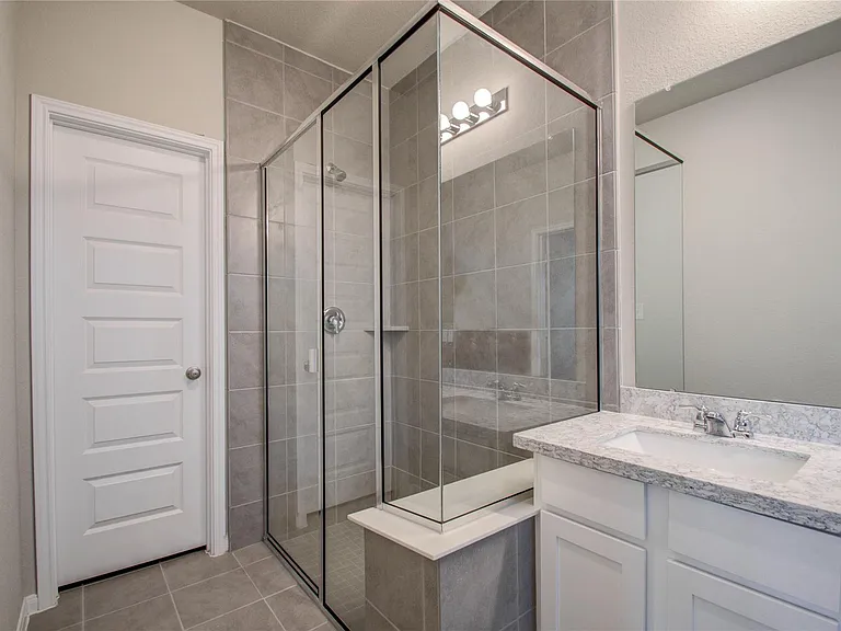8418 Beacon Bay Cir — Photo 36