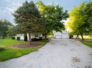 26717 Pleasant Hill Rd, Lexington, IL 61753