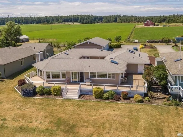 24 Mouw Ln, Coupeville, WA 98239