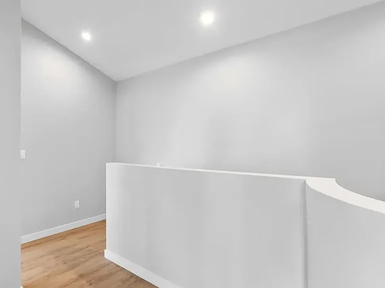 1138 Atwater St — Photo 6